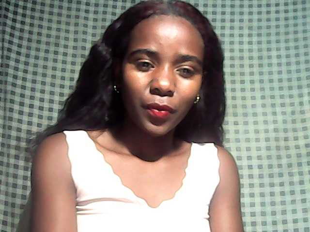 LandiQueen12 live cam on BongaCams