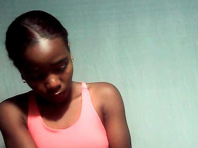 LandiQueen12 live cam on BongaCams
