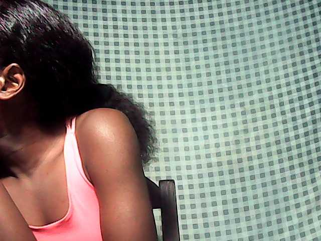 LandiQueen12 live cam on BongaCams