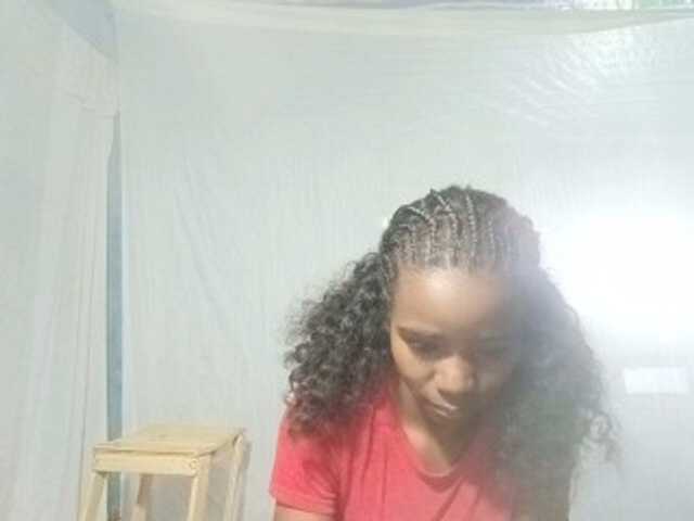 LandiQueen12 live cam on BongaCams