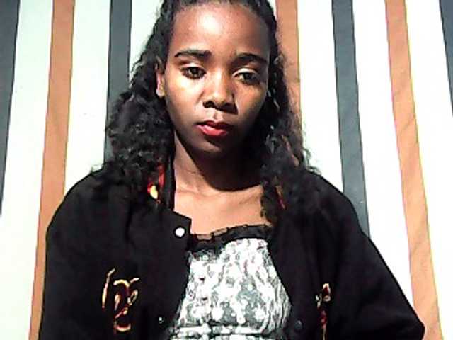 LandiQueen12 live cam on BongaCams