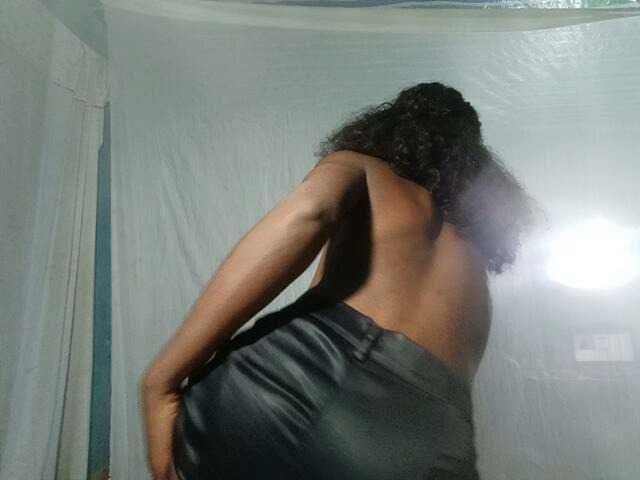 LandiQueen12 live cam on BongaCams