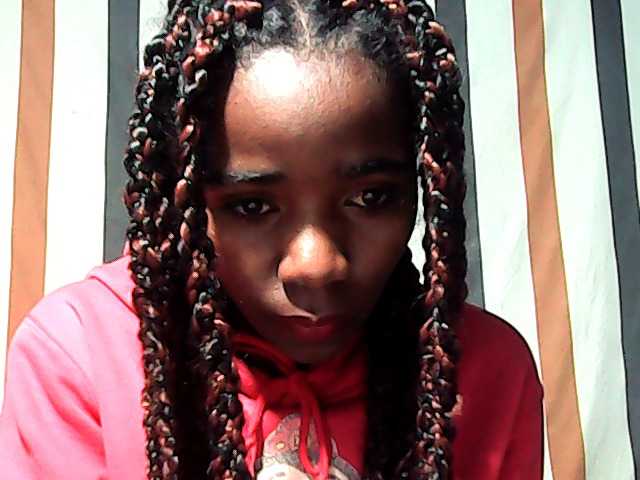 LandiQueen12 live cam on BongaCams