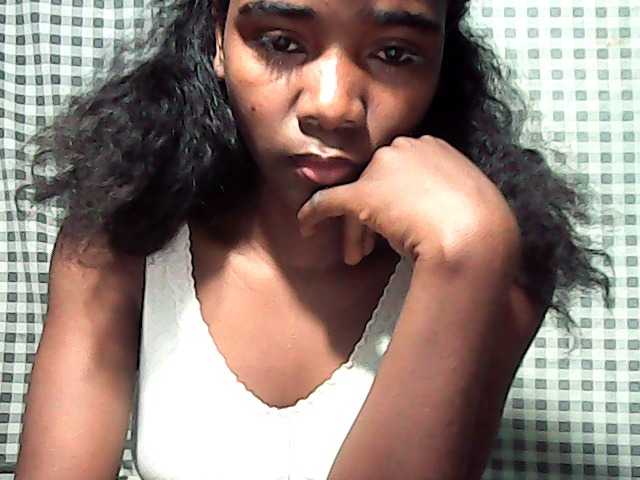 LandiQueen12 live cam on BongaCams