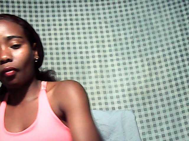 LandiQueen12 live cam on BongaCams