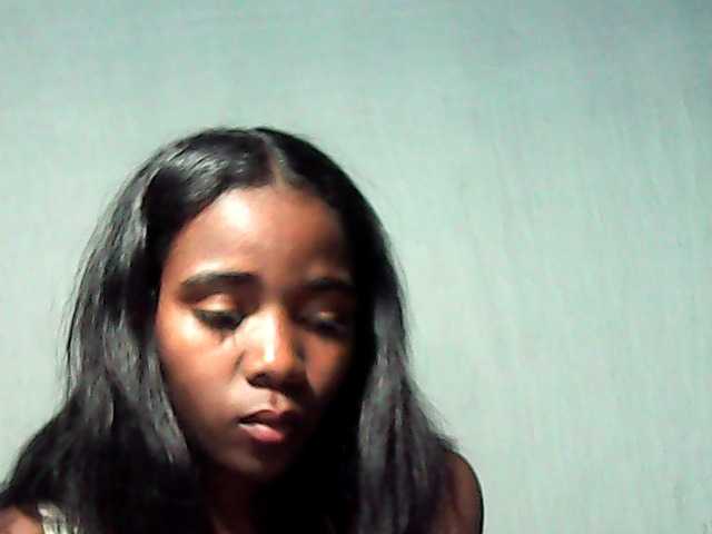 LandiQueen12 live cam on BongaCams