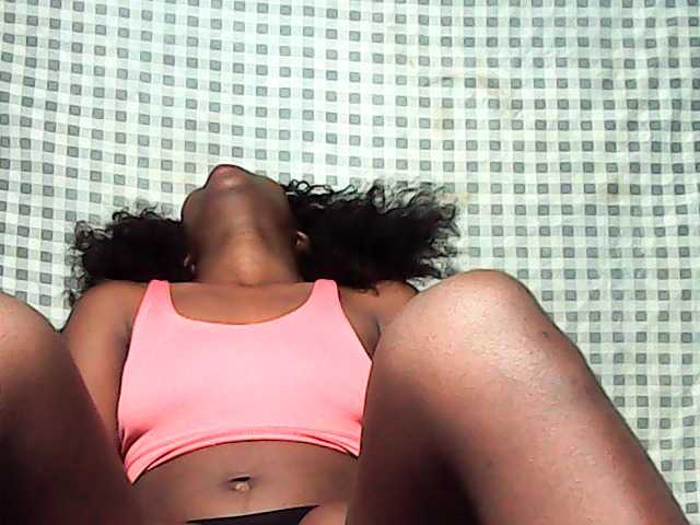 LandiQueen12 live cam on BongaCams