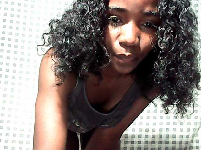 LandiQueen12 live cam on BongaCams