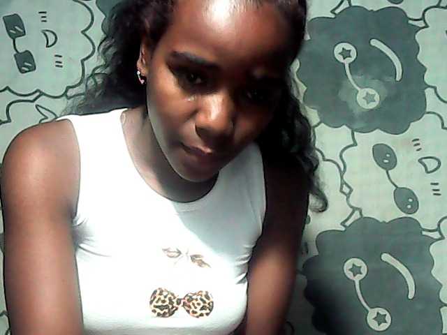 LandiQueen12 live cam on BongaCams