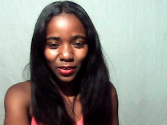 LandiQueen12 live cam on BongaCams