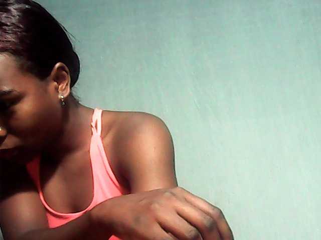 LandiQueen12 live cam on BongaCams