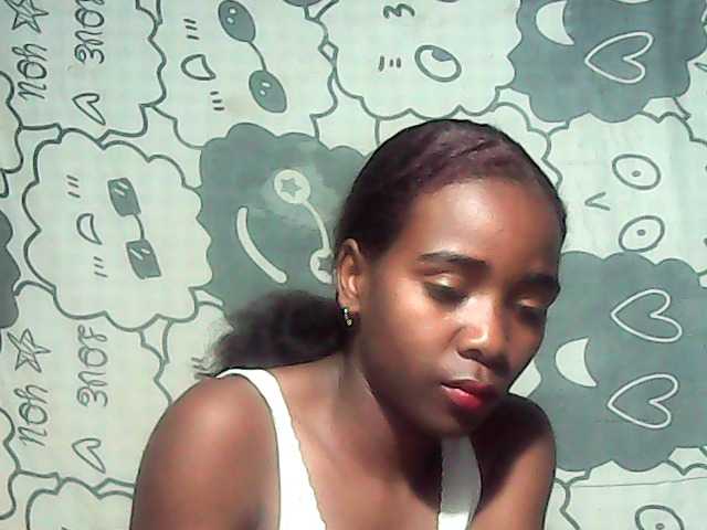 LandiQueen12 live cam on BongaCams