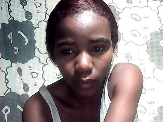 LandiQueen12 live cam on BongaCams