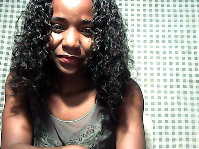 LandiQueen12 live cam on BongaCams