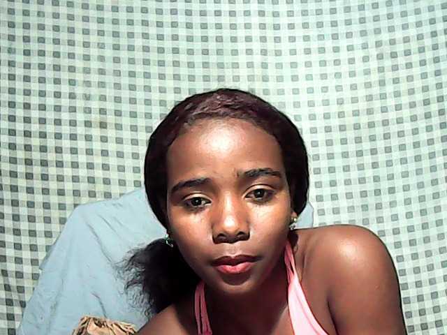 LandiQueen12 live cam on BongaCams