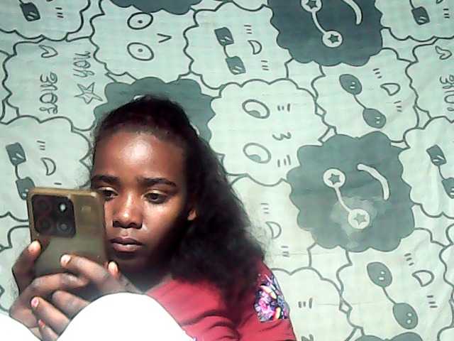 LandiQueen12 live cam on BongaCams