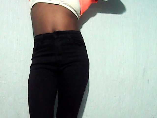 LandiQueen12 live cam on BongaCams