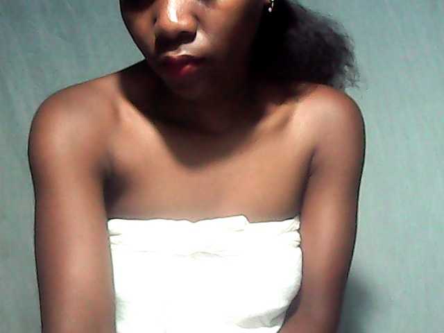 LandiQueen12 live cam on BongaCams