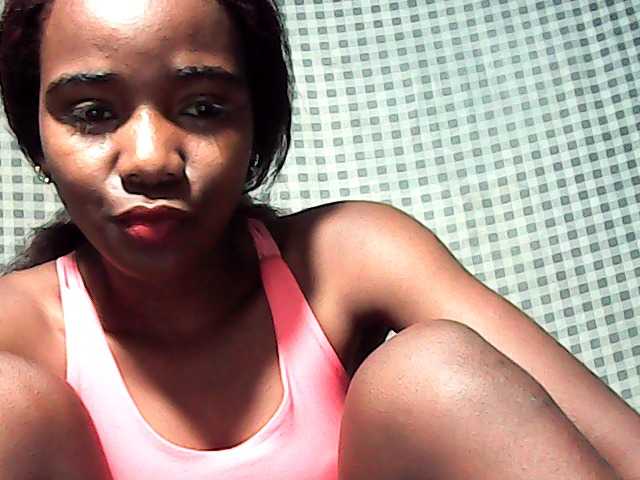 LandiQueen12 live cam on BongaCams