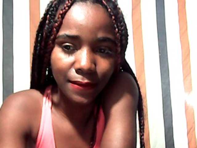LandiQueen12 live cam on BongaCams