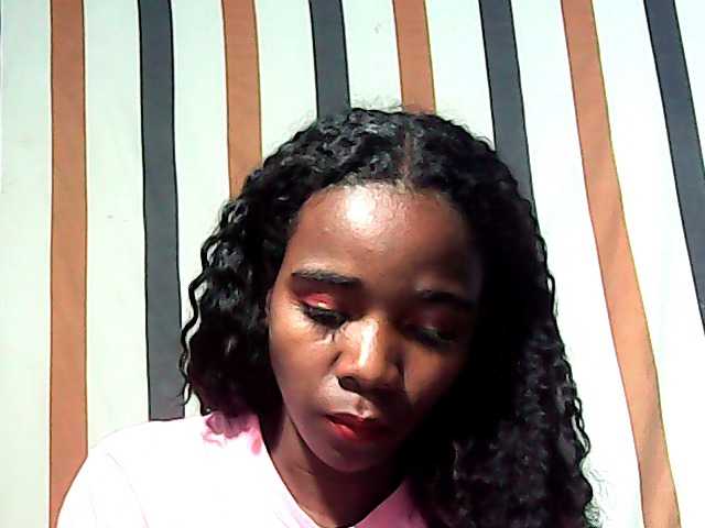 LandiQueen12 live cam preview