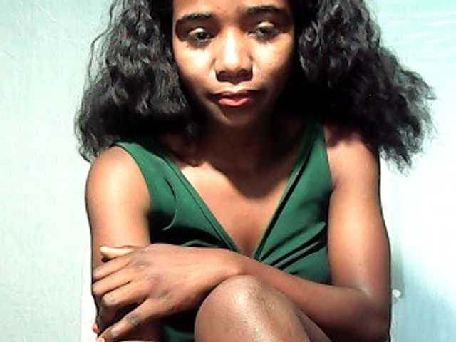 LandiQueen12 live cam on BongaCams