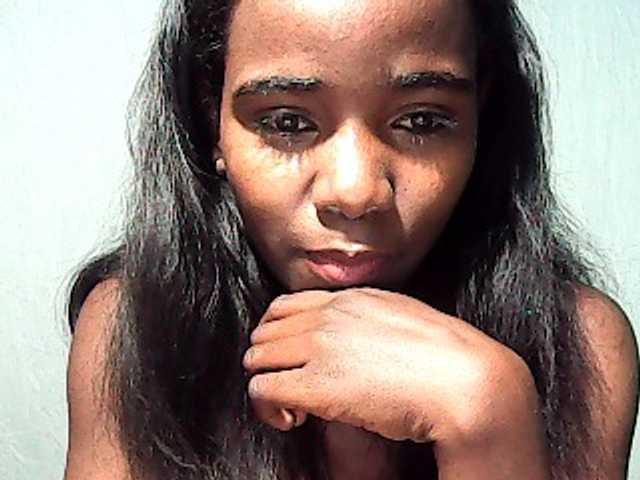 LandiQueen12 live cam on BongaCams