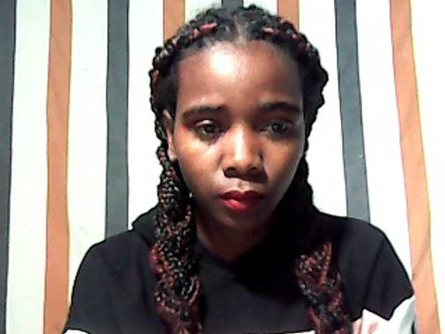 LandiQueen12 live cam on BongaCams