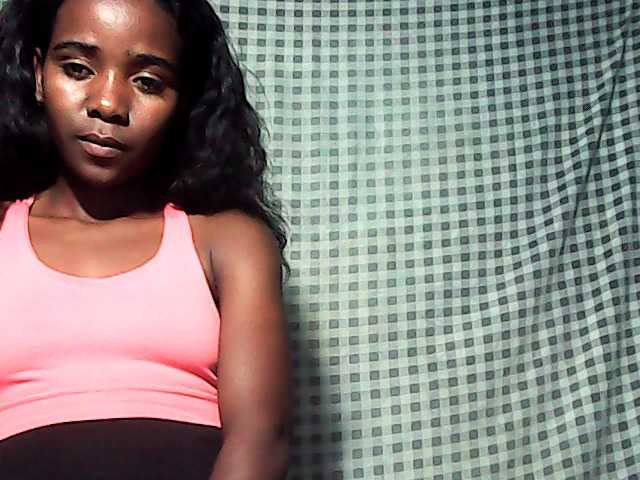 LandiQueen12 live cam on BongaCams