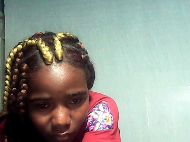 LandiQueen12 live cam on BongaCams