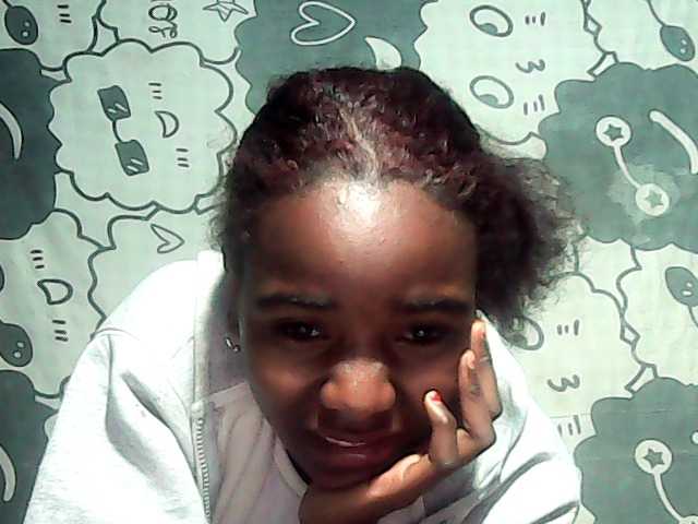 LandiQueen12 live cam on BongaCams
