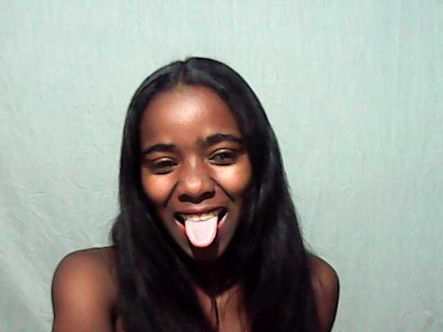 LandiQueen12 live cam on BongaCams