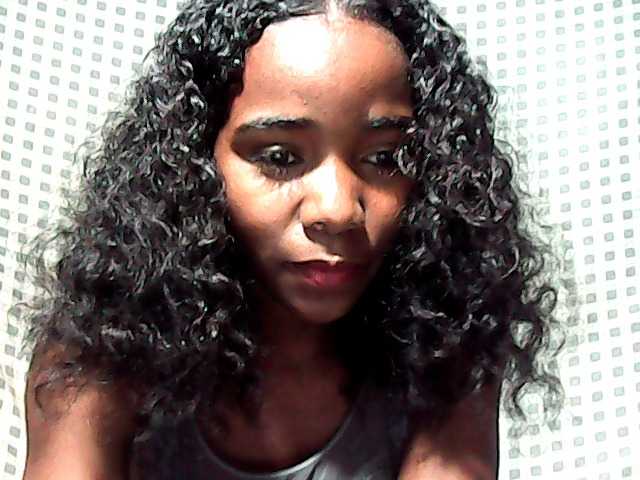 LandiQueen12 live cam on BongaCams
