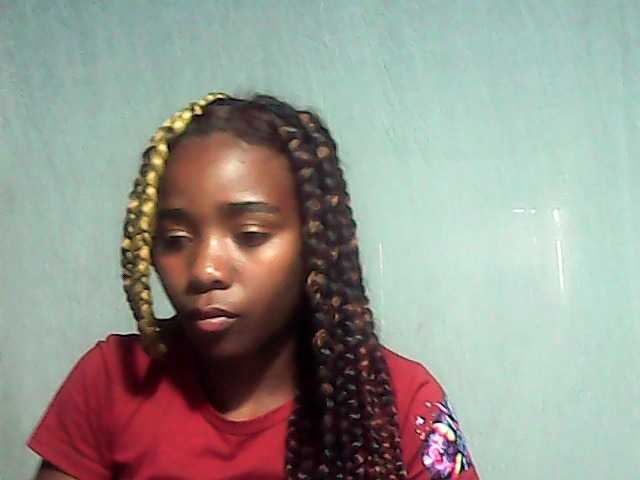 LandiQueen12 live cam on BongaCams