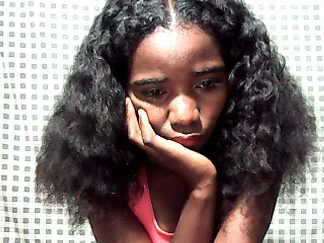 LandiQueen12 live cam on BongaCams