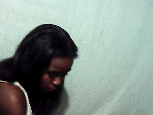 LandiQueen12 live cam on BongaCams