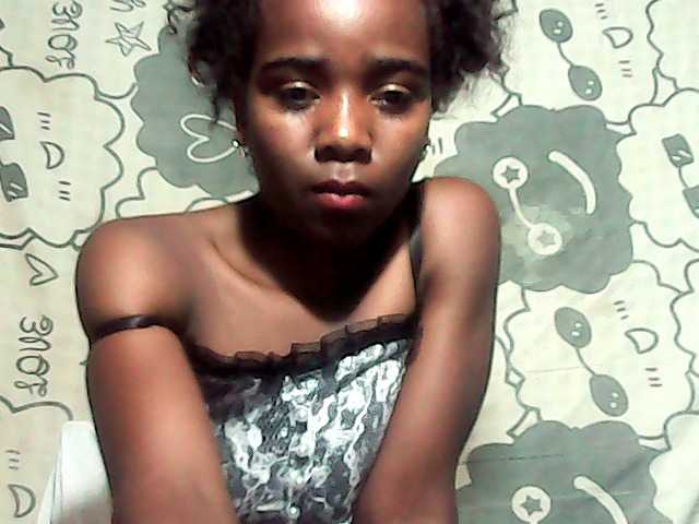 LandiQueen12 live cam on BongaCams