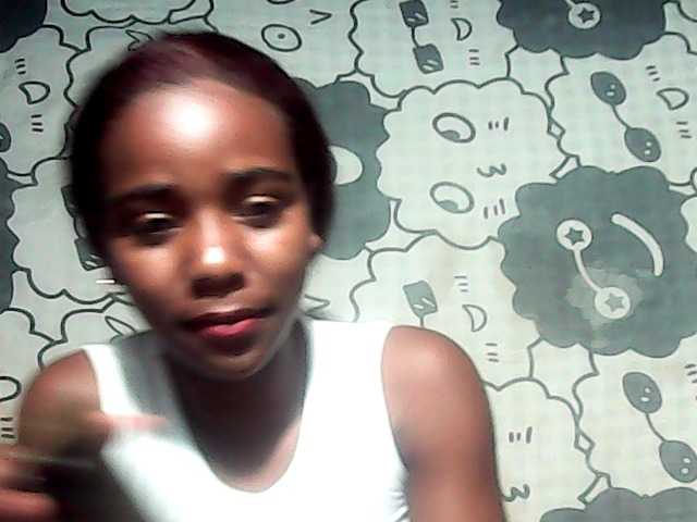 LandiQueen12 live cam on BongaCams