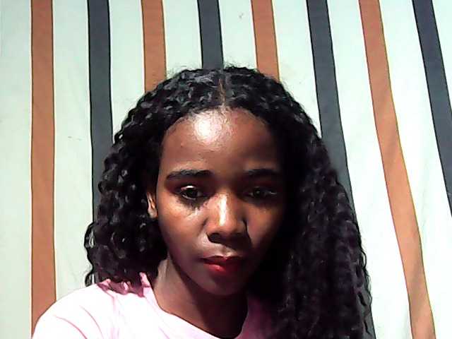 LandiQueen12 live cam on BongaCams