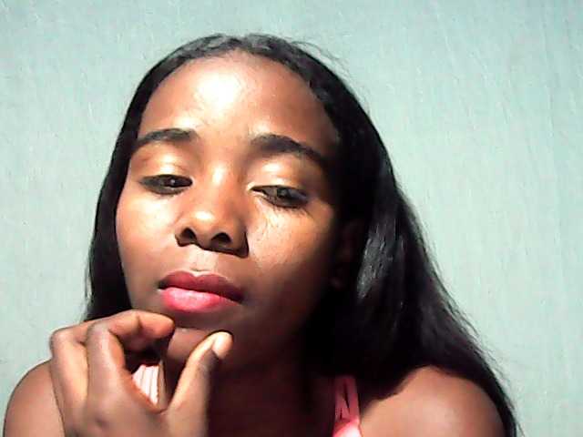 LandiQueen12 live cam on BongaCams