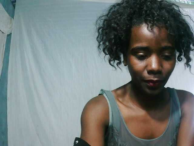 LandiQueen12 live cam on BongaCams