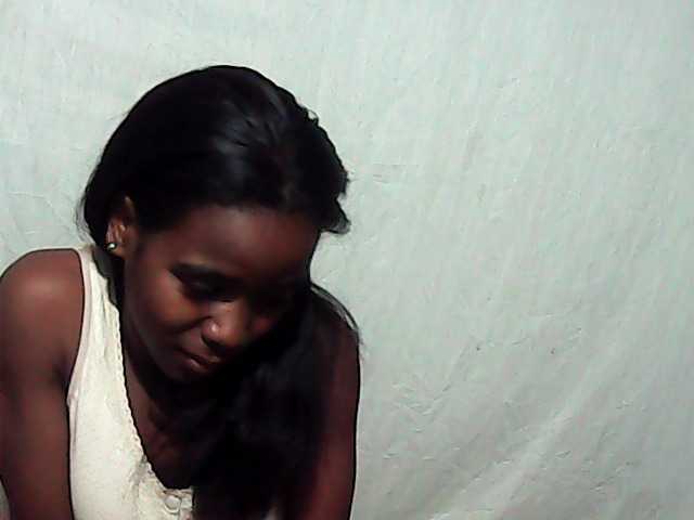 LandiQueen12 live cam on BongaCams