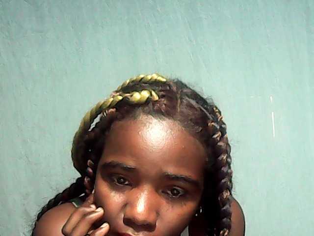 LandiQueen12 live cam on BongaCams