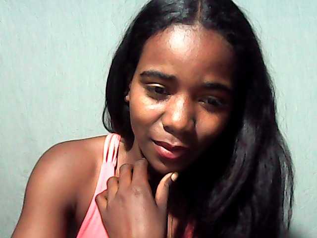 LandiQueen12 live cam on BongaCams