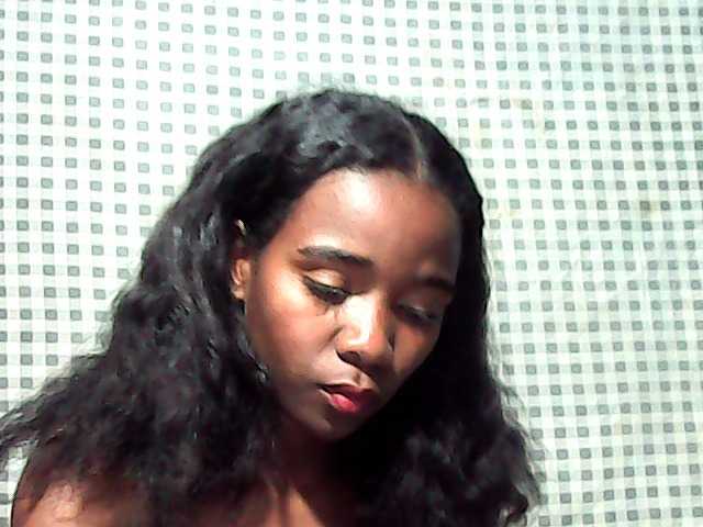 LandiQueen12 live cam on BongaCams