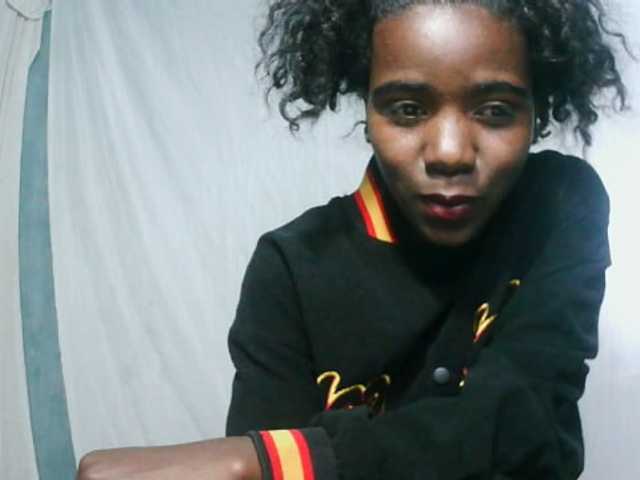 LandiQueen12