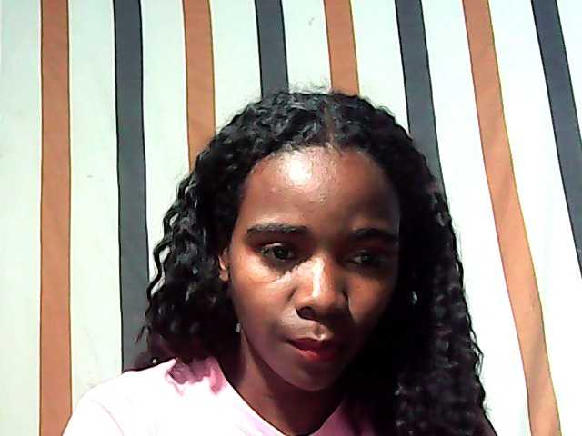 LandiQueen12 live cam on BongaCams
