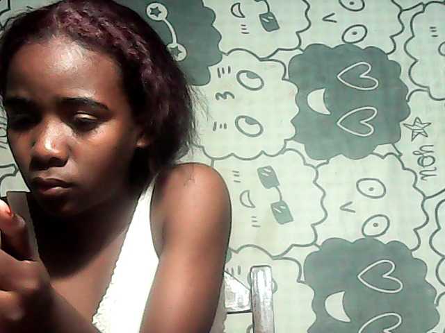 LandiQueen12 live cam on BongaCams