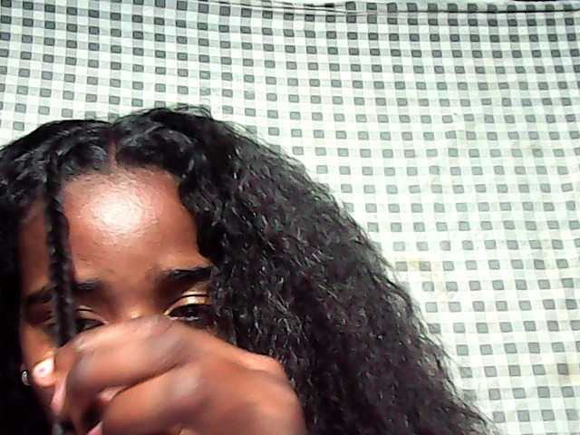 LandiQueen12 live cam on BongaCams