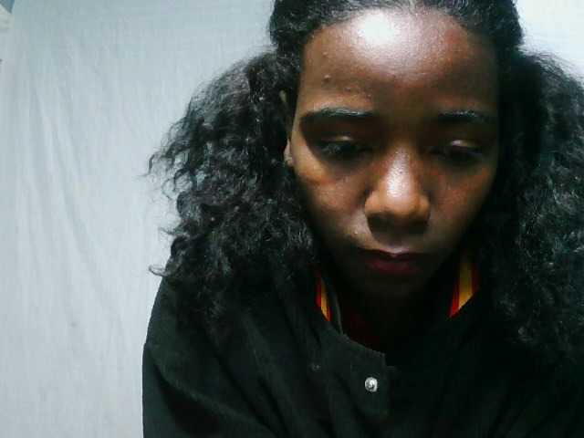 LandiQueen12 live cam on BongaCams